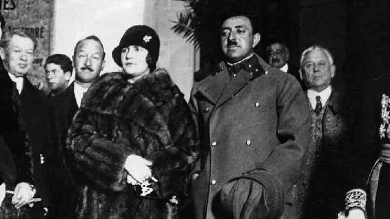 Amanul Khan com sua mulher, a rainha Soraya, em uma viagem pela Europa em 1928