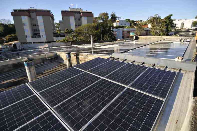 Painéis fotovoltaicos: além da energia solar, Minas tem potencial para produção movida pela força dos ventos 