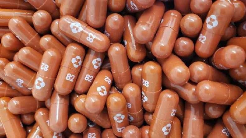 Molnupiravir será administrado duas vezes ao dia a pacientes recentemente diagnosticados com covid(foto: Merck) Molnupiravir