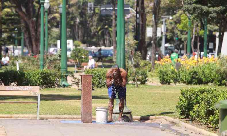 Dias quentes devem permanecer at a prxima semana(foto: Edsio Ferreira/EM/D.A. Press)