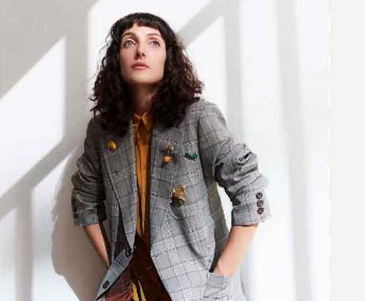 A cantora, compositora e atriz Clarice Falco