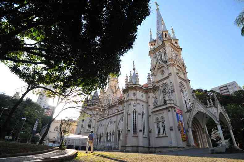 Igreja inaugurada em 1922 como homenagem aos 100 anos da Independncia do Brasil abrigou imagem do sculo 18 trazida de Portugal (foto: Ramon Lisboa/EM/DA Press)