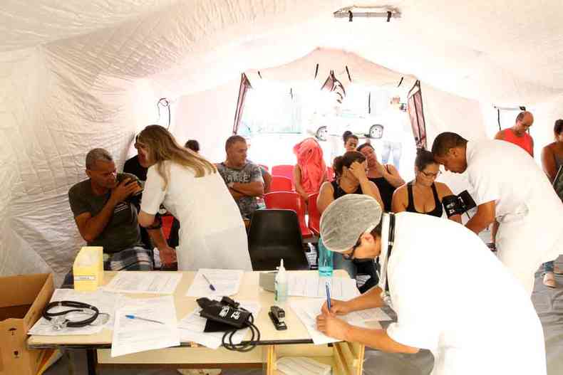 Centro de Atendimento para Dengue aberto ontem na Regional Nordeste recebeu no feriado quase 120 pacientes com sintomas (foto: jair amaral/em/da.press)