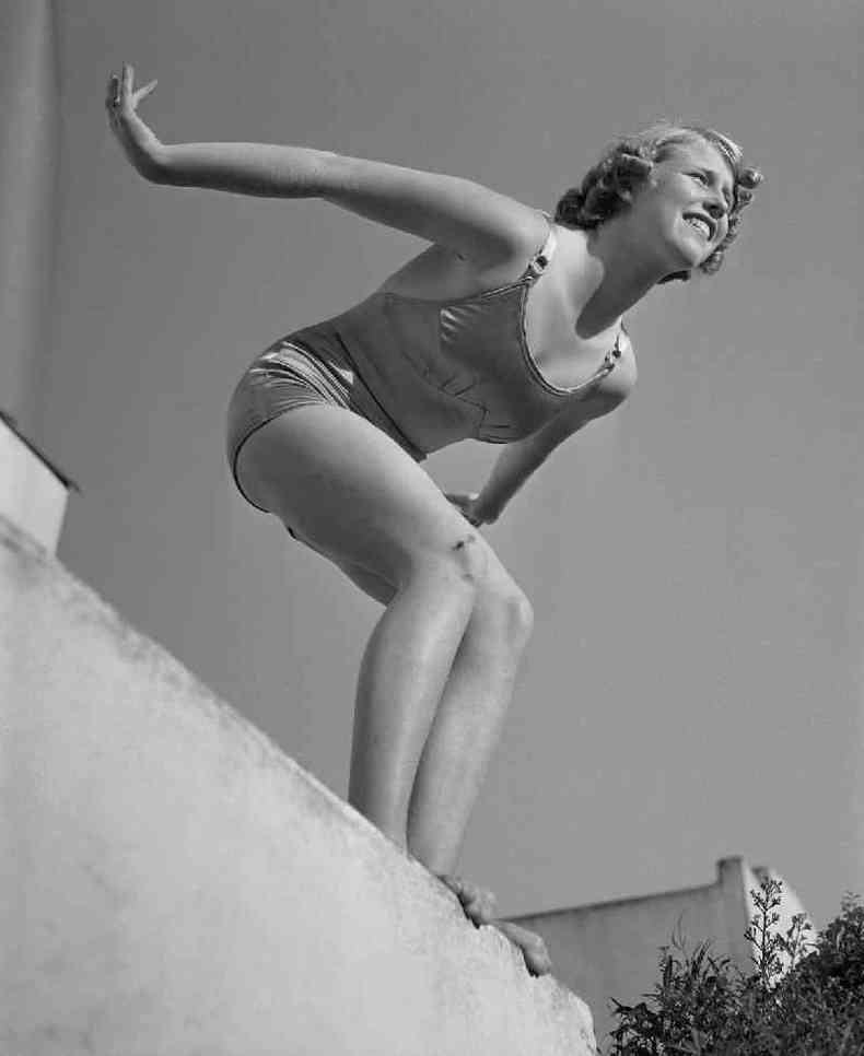 A saltadora Marjorie Gestring  at hoje a medalhista de ouro mais jovem da histria, aps sua vitria em Berlim 1936 aos 13 anos(foto: Getty Images)