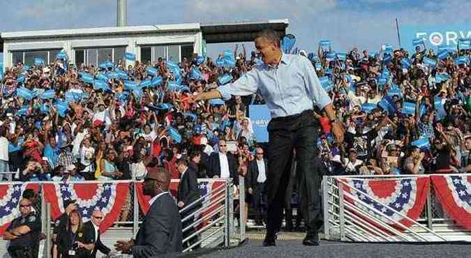 O presidente Barack Obama fez campanha na Flrida neste domingo(foto: AFP PHOTO/Jewel Samad )