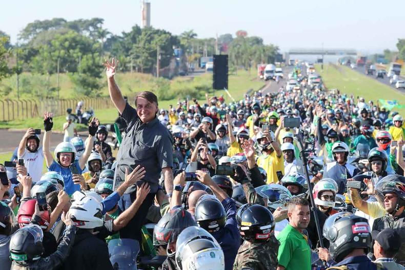 Jair Bolsonaro participou de motociata na manh de ontem em Ribeiro Preto, no interior de So Paulo