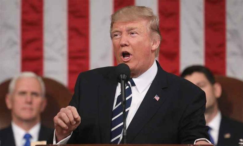 Para Trump, Manafort merece elogios por deixar seu destino nas m�os de um j�ri, enquanto Cohen preferiu negociar com a promotoria(foto: AFP / EPA POOL / JIM LO SCALZO )