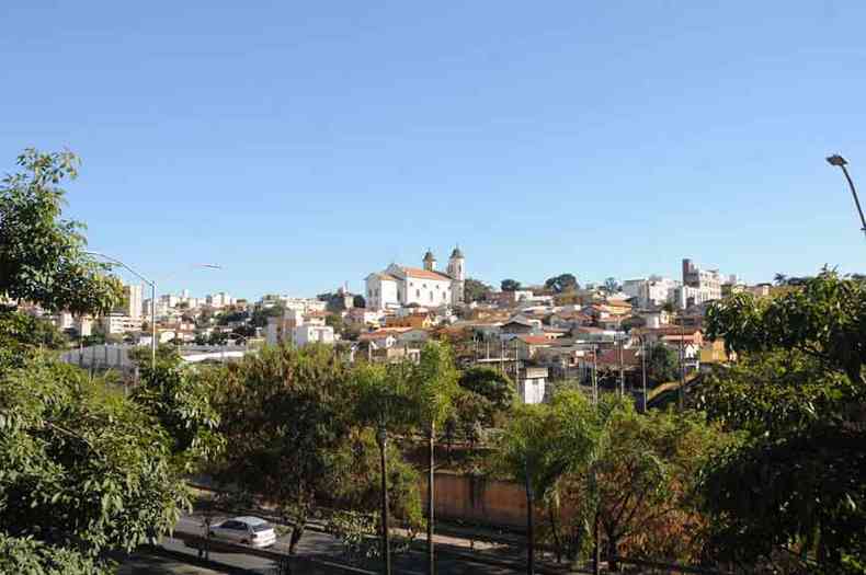 Vista do Bairro Santa Tereza, em Belo Horizonte: Defesa Civil emitiu alerta de umidade em torno dos 30% at o domingo na cidade(foto: Juarez Rodrigues/EM/D.A Press)