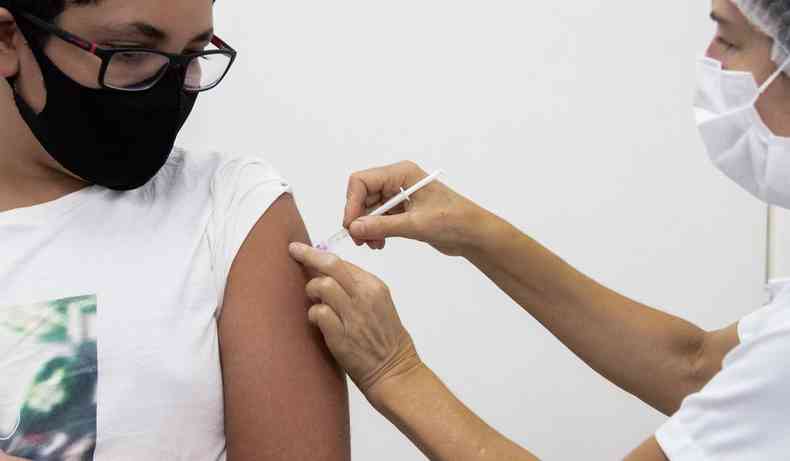 Vacinao para adolescentes sem doenas crnicas foi motivo de discusso entre Ministrio da Sade e estados