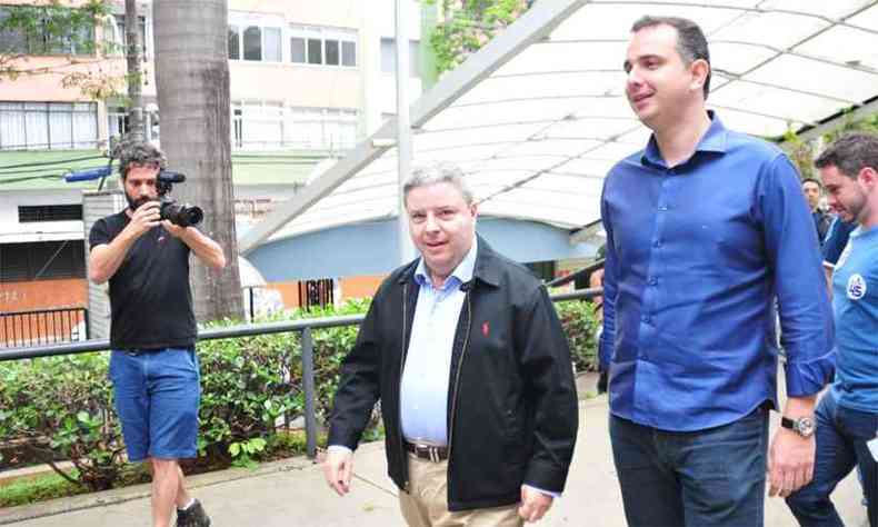 Anastasia chegou ao colgio acompanhado do candidato ao Senado Rodrigo Pacheco(foto: Gladyston Rodrigues/EM/DA Press)