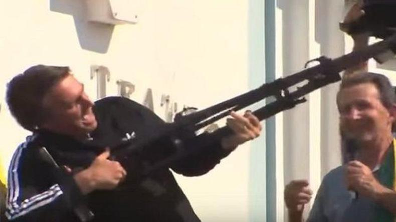 Bolsonaro  um entusiasta do armamento da populao(foto: REPRODUO/YOUTUBE)