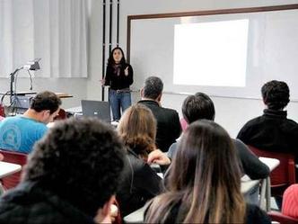 Estudantes assistem  aula no curso de engenharia da UFMG: apenas 10% dos graduados no pas esto na rea de exatas(foto: Beto Novaes/EM/D.A PRESS )
