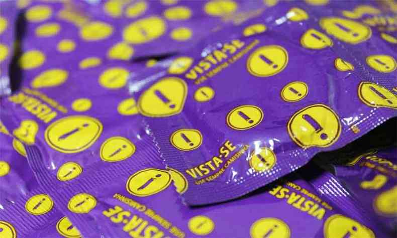 O uso do preservativo  a maneira mais segura de se evitar a transmisso sexual. Em BH, a prefeitura distribui cerca de 700 mil preservativos todos os meses nas unidades de sade