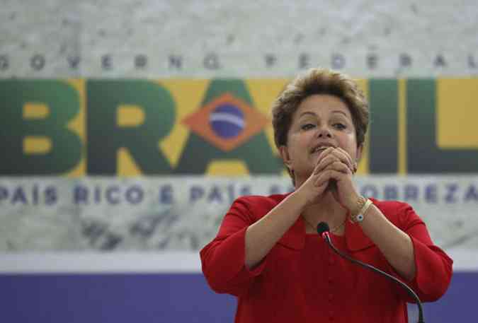 Dilma, que ficou na terceira posio por dois anos consecutivos, alcanou o segundo lugar aps a sada de Hillary Clinton do posto de secretria de Estado americano(foto: Ueslei Marcelino/Reuters)