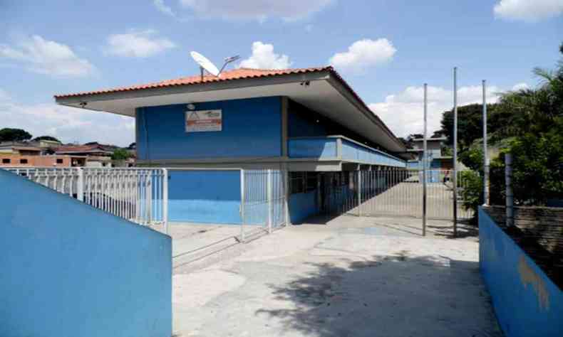 Escola Estadual Francisco Tibrcio de Oliveira, em Santa Luzia-MG