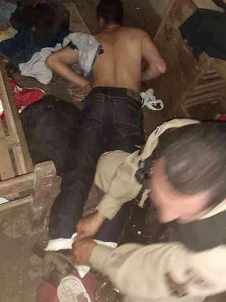 Segundo Polcia Militar, o homem foi mantido em crcere por cerca de duas horas(foto: Polcia Militar/Divulgao)