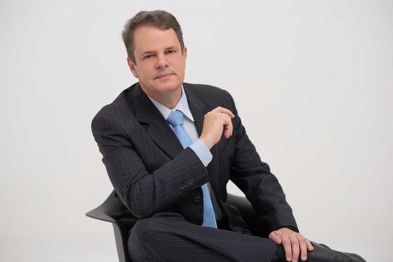 Psicólogo Leonardo Morelli diz que ausência do convívio com outras pessoas e a incerteza com relação ao futuro faz com que a pessoa se sinta desestimulada, sem ânimo(foto: Eliamara Sena Braga/Divulgação) Psicólogo Leonardo Morelli diz que ausência do convívio com outras pessoas e a incerteza com relação ao futuro faz com que a pessoa se sinta desestimulada, sem ânimo(foto: Eliamara Sena Braga/Divulgação)