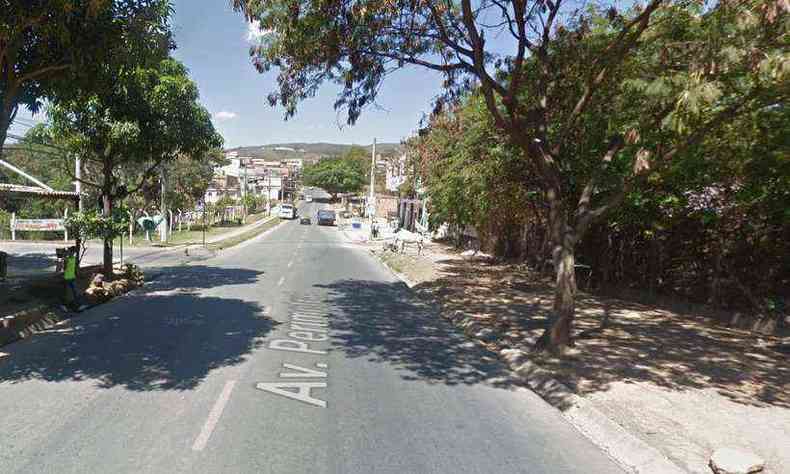 nibus passava pela Avenida Perimetral, na Regio da Vila Pinho, quando os agentes foram acionados(foto: Google Street View/Reproduo)