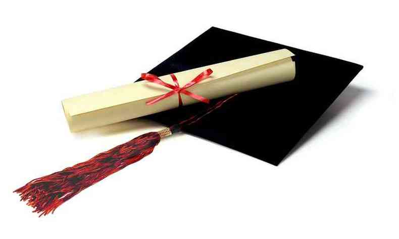 Diploma garantido com a graduação é a busca de grande parte dos jovens(foto: Mary Gober/Freeimages)