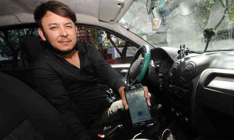 Iori Takahashi, coordenador do Movimento dos Motoristas por Aplicativo da Grande BH, defende maior rigor para garantir segurana de usurios(foto: Beto Novaes/EM/DA Press - 31/8/18)
