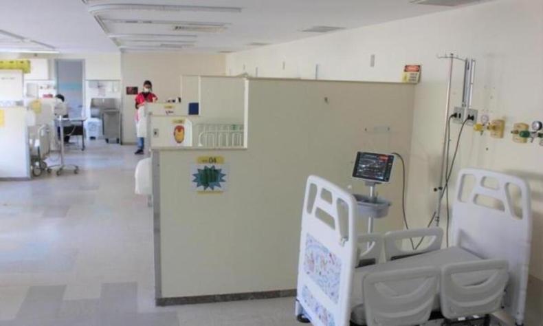 Leito de criana em sala do hospital Odilon Behrens 