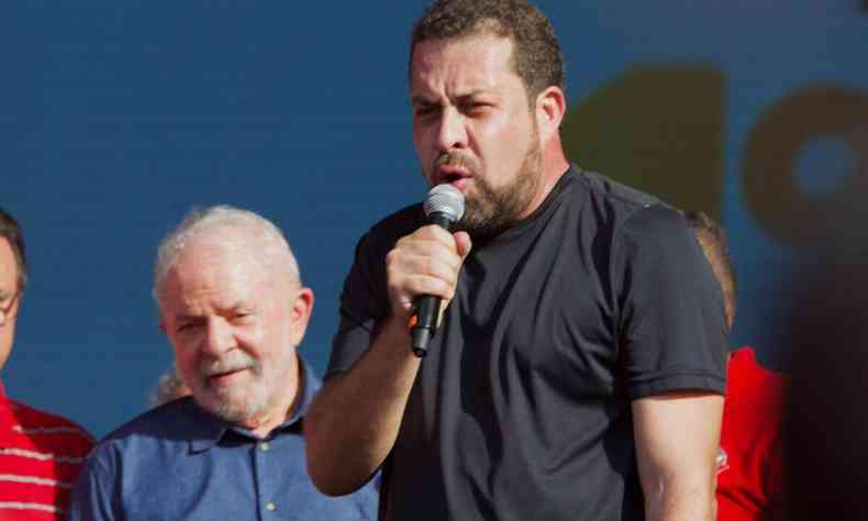 Boulos discursa  frente de Lula