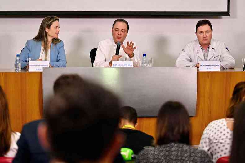 A infectologista Ana Helena Germoglioe, o cardiologista Roberto Kalil Filho e o ortopedista Giancarlo Polesello