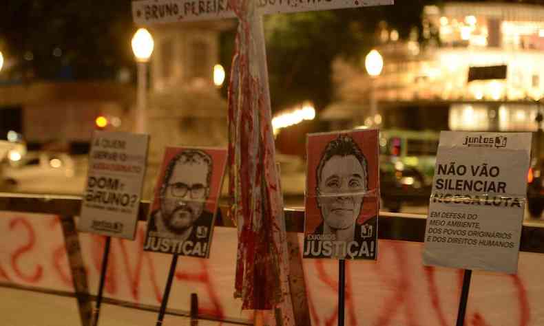 Imagnens de Dom e Bruno em manifestao em Belo Horizonte