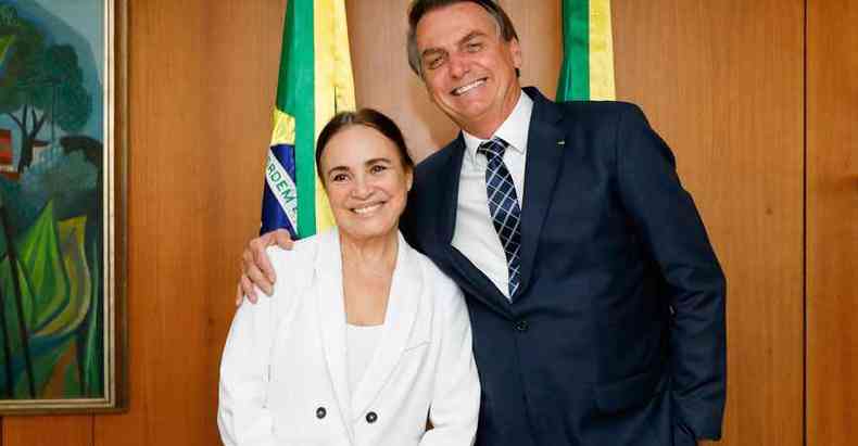 Jair Bolsonaro e Regina Duarte se reuniram ontem e disseram que o compromisso pr-casamento dela com o governo continua(foto: Caroline Antunes/PR)