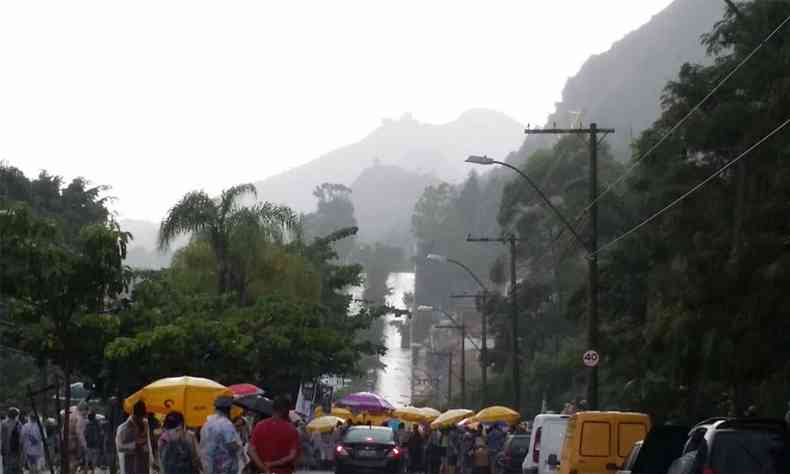 Chuva na regio do Bairro Mangabeiras, Regio Centro-Sul de Belo Horizonte(foto: Paulo Filgueiras/EM/DA Press)