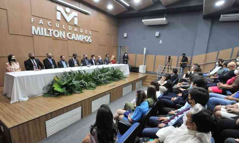 Posse Joo Batista Pacheco como presidente da Faculdade Milton Campos