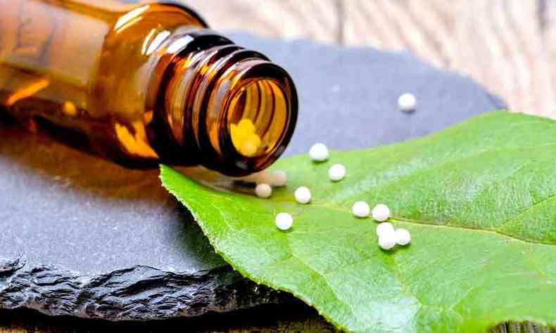 Remédios homeopáticos são altamente diluídos e aplicados em pequenas doses (foto: Pixabay)