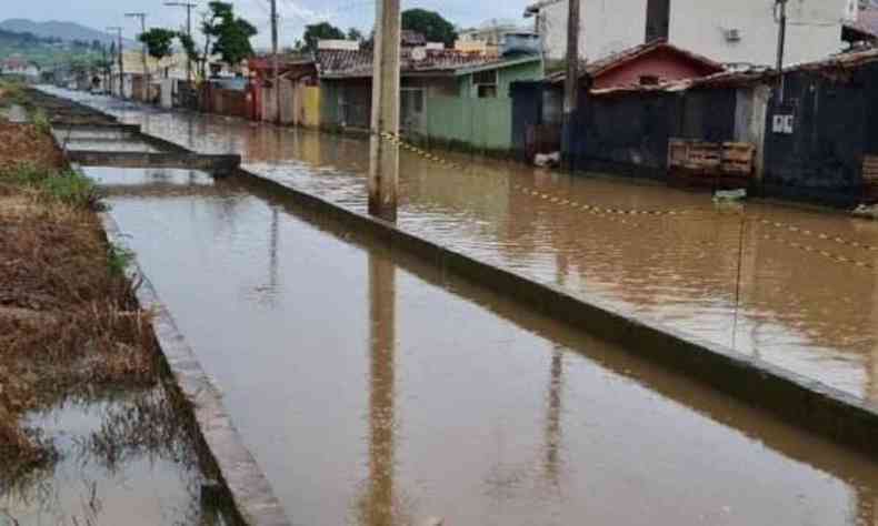 Ruas de Capitlio alagadas