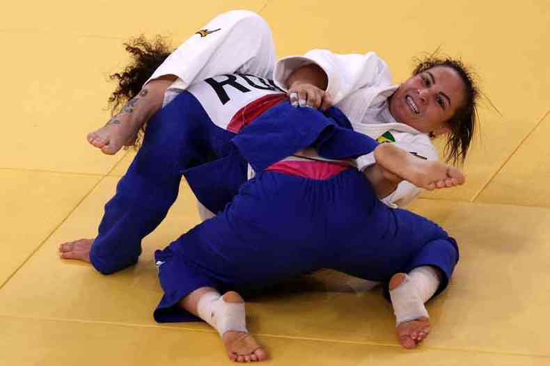 Maria Portela lutou com a russa Madina Taimazova, teve ignorado possvel wazari e perdeu por falta de combatividade(foto: Jack GUEZ/AFP)