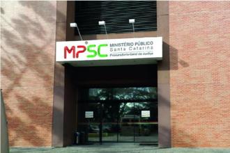 MP-SC é alvo de ação popular por negar isenção de taxa de inscrição a candidatos doadores de medula óssea MP-SC é alvo de ação popular por negar isenção de taxa de inscrição a candidatos doadores de medula óssea (Divulgação)