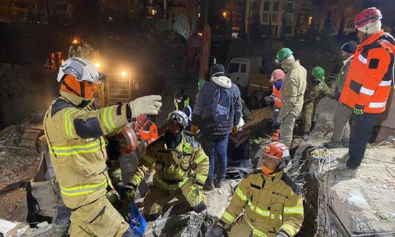 corpo de bombeiros de minas gerais est na regio e atua no resgate de vtima