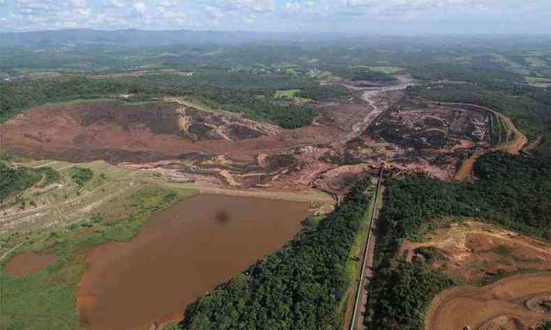Rompimento de barragem a montante em Brumadinho deixou mais de 200 mortos(foto: Gladyston Rodrigues/EM/D.A Press )