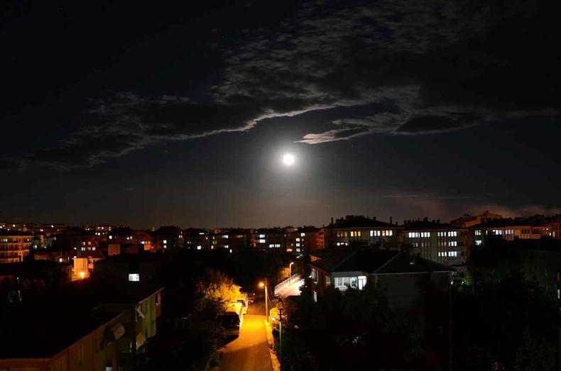 Noite nublada em BH