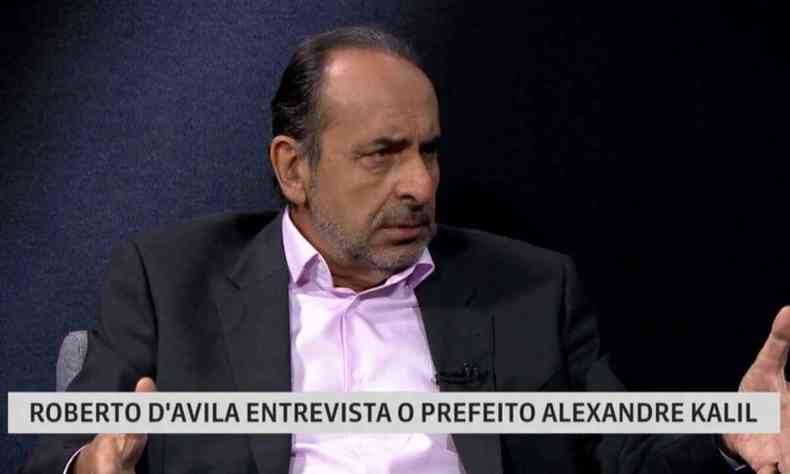 Alexandre Kalil durante entrevista a Roberto D'vila