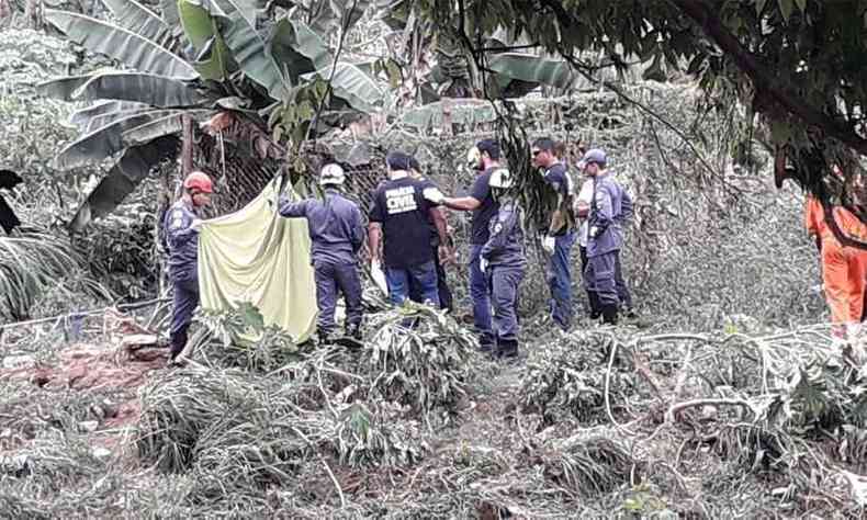 Corpo da jovem foi encontrado com ajuda de drone do Corpo de Bombeiros(foto: Jair Amaral/EM/DA Press)