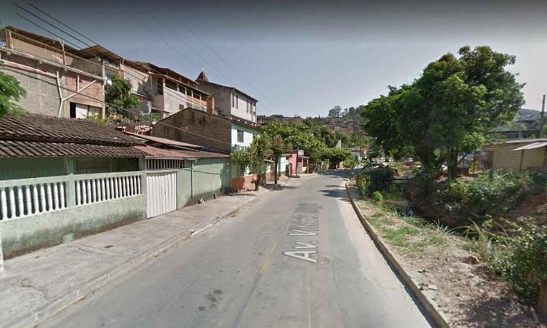 Homem foi morto em uma avenida do Bairro São Domingos, em Coronel Fabriciano(foto: Google Street View / Reprodução ) Rua de Coronel Fabriciano