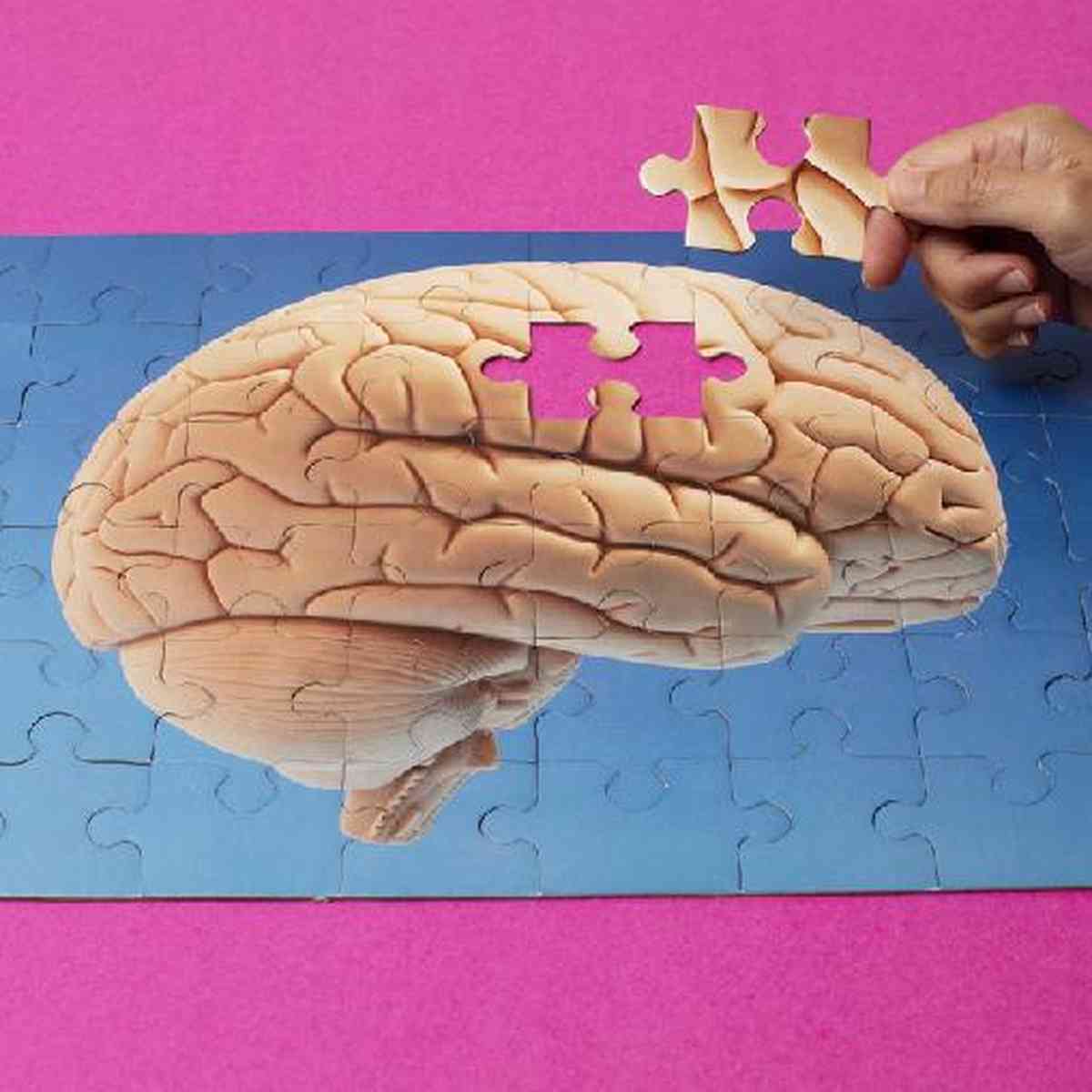 Jogos e quebra-cabeças podem diminuir risco de demência, indica