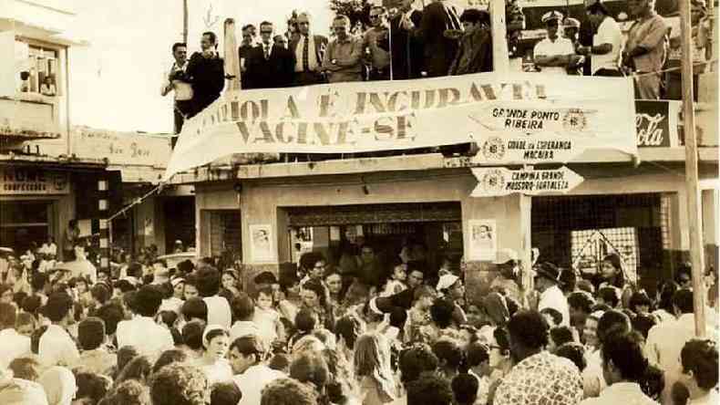 Campanha de vacinação contra a varíola em 1971 no Brasil