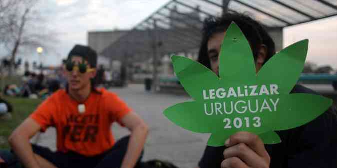 Projeto do presidente Jos Mujica prev o controle do Estado da produo  comercializao a maconha(foto: PABLO BIELLI / AFP)