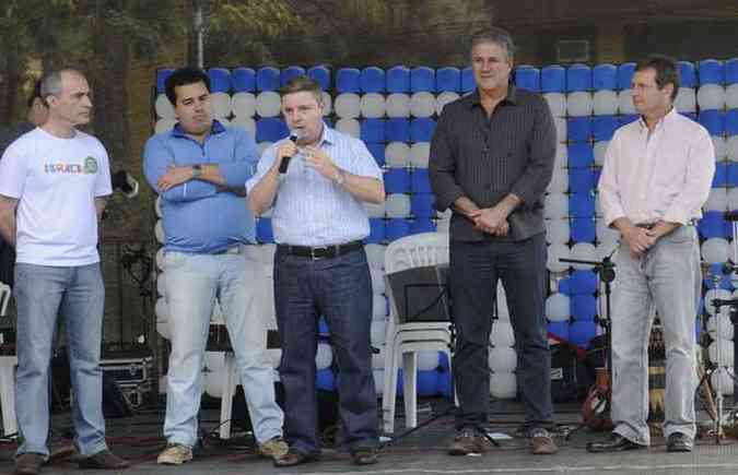 Governador Antonio Anastasia (PSDB) esteve na 22 Festa de Israel(foto: Alexandre Guzanshe/EM DA Press)