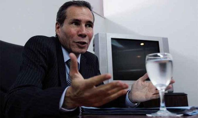O promotor Nisman, de 51 anos, acusou Kirchner, Timerman e outros funcion�rios de terem tramado uma manobra para acobertar o Ir� por seu suposto envolvimento no atentado contra a AMIA(foto: Marcos Brindicci/Reuters)