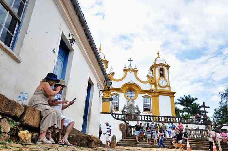 Tiradentes sofre com a falta de gasolina sem previso para chegar na cidade(foto: Alexandre Guzanshe/EM)