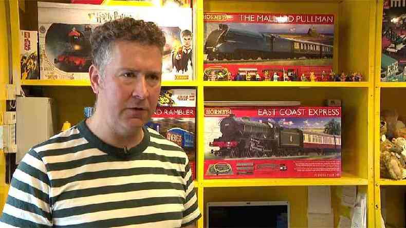 Donald Nairn, proprietrio da empresa escocesa de brinquedos Toys Galore, disse  BBC que quase todos os seus fornecedores o alertaram de que haver escassez de produtos no Natal