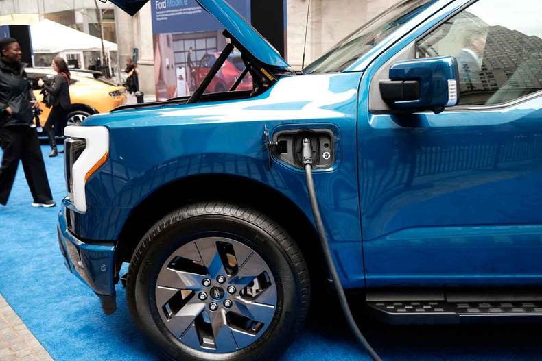 A montadora americana Ford informou que sua diviso de veculos eltricos dever registrar perdas de US$ 3 bilhes em 2023