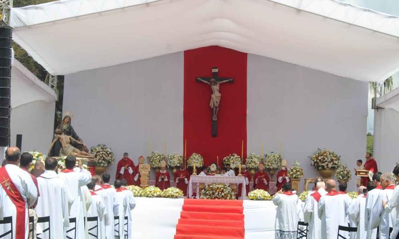 Sob a presidência do cardeal dom Raymundo Damasceno Assis, cerimônia de beatificação foi realizada no parque de exposições de Barbacena 